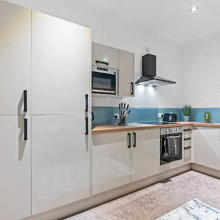 Apartament Spacious Flat - Sleeps 8 With Pool Table Leeds (West Yorkshire)