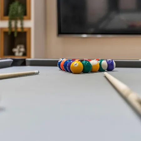 Spacious Flat - Sleeps 8 With Pool Table Apartament Leeds (West Yorkshire)