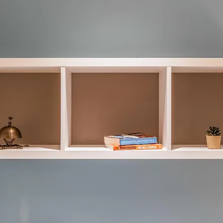 Spacious Flat - Sleeps 8 With Pool Table