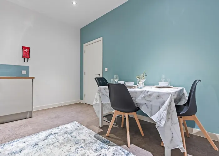 Spacious Flat - Sleeps 8 With Pool Table Apartman Leeds