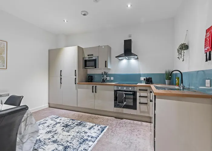 Spacious Flat - Sleeps 8 With Pool Table Apartman *