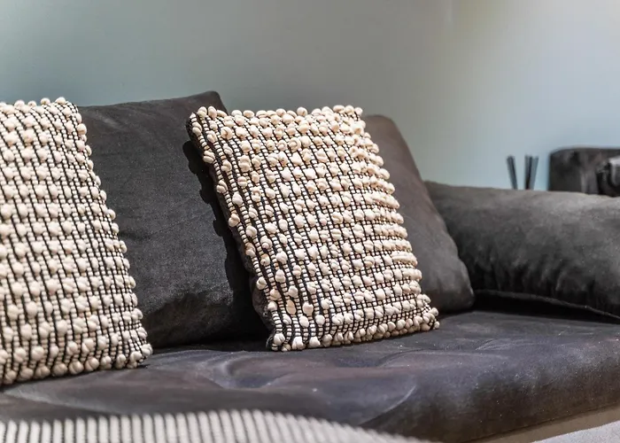 公寓 Spacious Flat - Sleeps 8 With Pool Table *